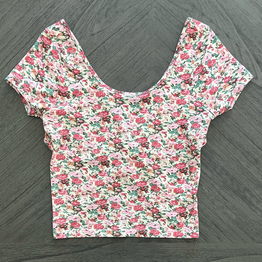 Floral crop top w/crisscross back